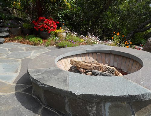 Custom Built-In Fire Pit Designs - Landscaping Network