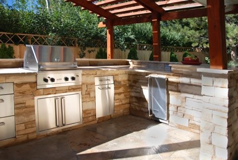 Outdoor Kitchen Layouts – Samples & Ideas - Landscaping Network