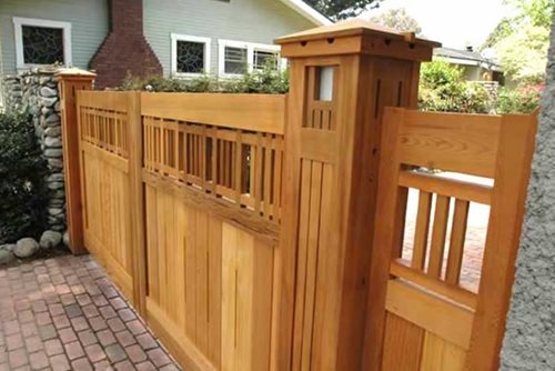 Wood Fence Pros & Cons - Landscaping Network