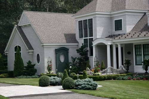 Cape Cod Home Front Yard Landscaping