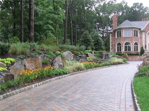 Driveway &amp; Entrance Landscaping on Pinterest | Driveway Landscaping 