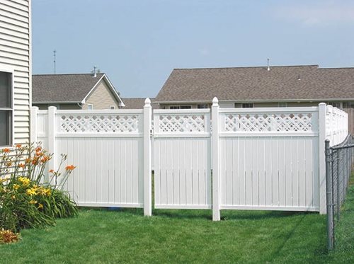  privacy fence with a lattice top. The Fence, Deck &amp; Patio Company in
