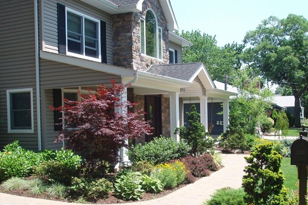 how to landscape your yard Front Yard Landscaping Plant Ideas | 636 x 423