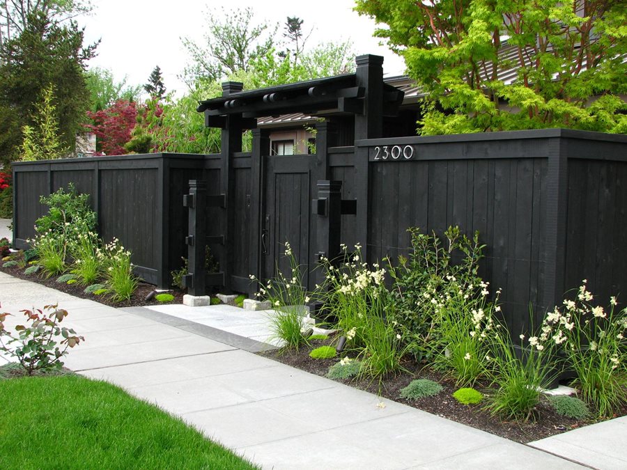 Front Yard Fence Ideas - Landscaping Network