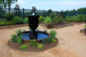 Urn Fountain
Southeast Landscaping
J'Nell Bryson Landscape Architecture
Charlotte, NC