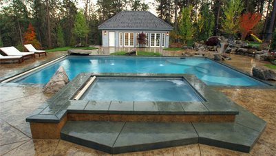 华盛顿游泳池游泳池铜溪园林绿化公司。米德，华盛顿州