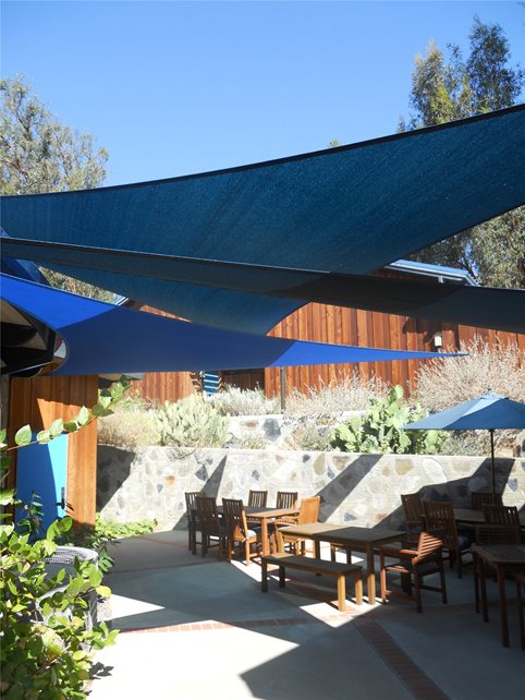 Large Patio With Modern Shade Cover
Blue Garden
Landscaping Network
Calimesa, CA