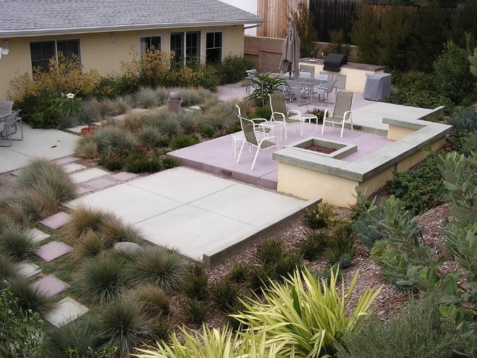 Backyard Entertainment Area
Built-In Seating
FormLA Landscaping, Inc.
Tujunga, CA