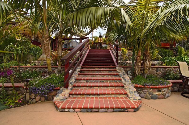 砖、步骤、石头、手掌、栏杆加州花园旅游景观网络Calimesa CA