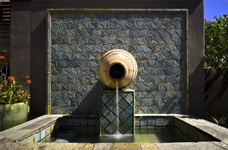 骨灰盒,喷泉,蓝色,瓷砖,广场,盆地加州花园旅游景观网络Calimesa CA