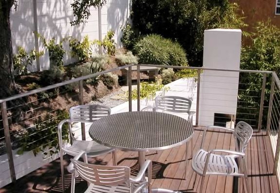 Second Story Deck Cable Railing
Deck Design
Bent Grass Landscape Architecture
Venice, CA