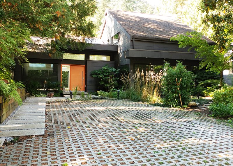 Permeable Pavers, Driveway, Grass Pavers
Driveway
Green Elevations
North Vancouver, British Columbia