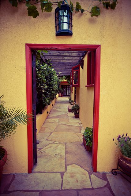Spanish Style Entryway
Entryways, Steps and Courtyard
Landscaping Network
Calimesa, CA