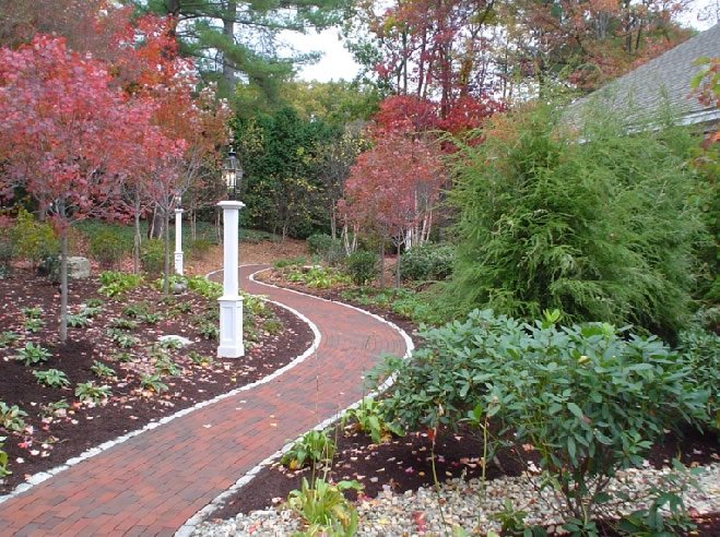 Curved Brick Path
Northeast Landscaping
Fieldstone Design
Leominster, MA