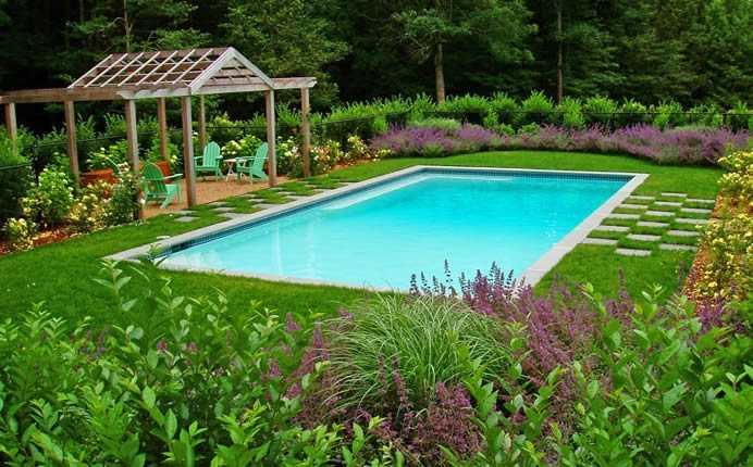 Pool Deck, Grass
Northeast Landscaping
Andrew Grossman Landscape Design
Seekonk, MA