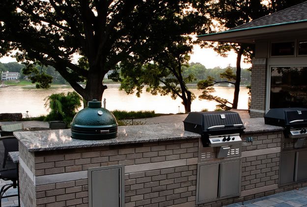 Big Green Egg, Charcoal Grill
Outdoor Kitchen
Blue Ridge Landscaping
Holland, MI