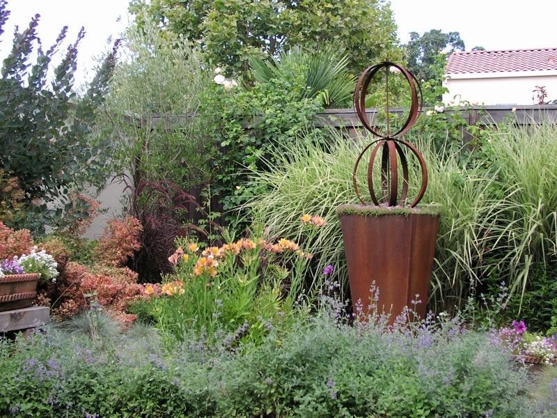 Metal Garden Sculpture
Sculpture in the Garden
Michelle Derviss Landscape Design
Novato, CA