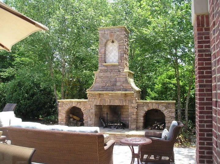 Custom Backyard Fireplace
Southeast Landscaping
Craig Design Group
Chattanooga, TN