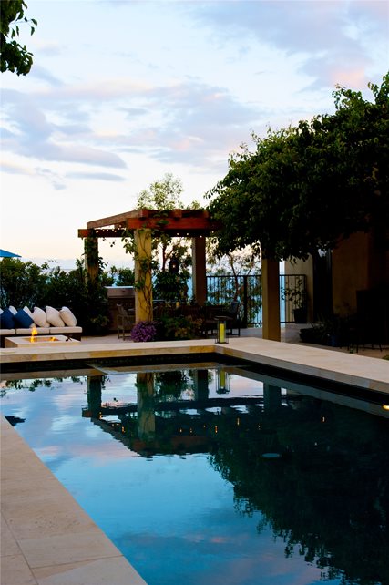 加利福尼亚州北好莱坞的修补泳池游泳池Fiore Design