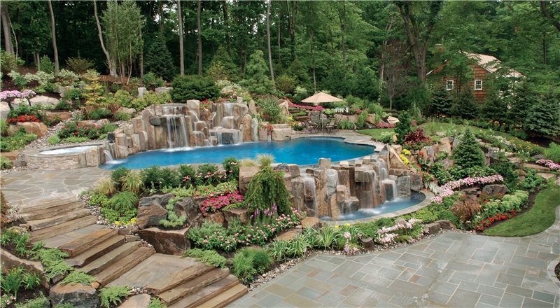 游泳池瀑布游泳池Cipriano景观设计Mahwah，新泽西州