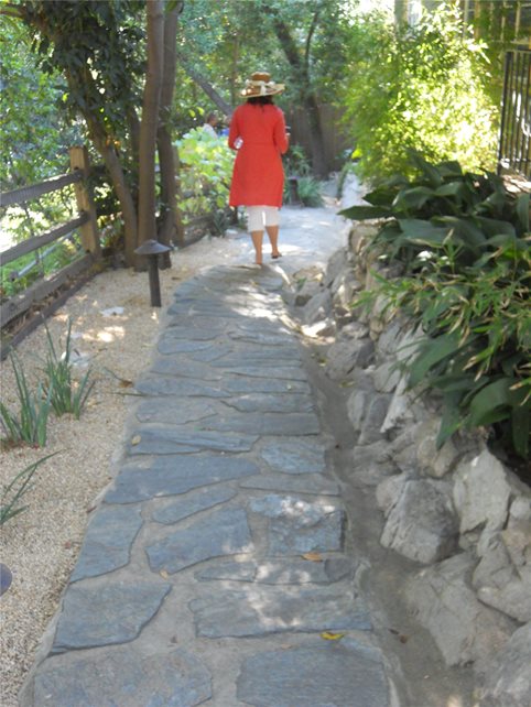 树荫，步道步道和路径景观网络卡里梅萨，加州