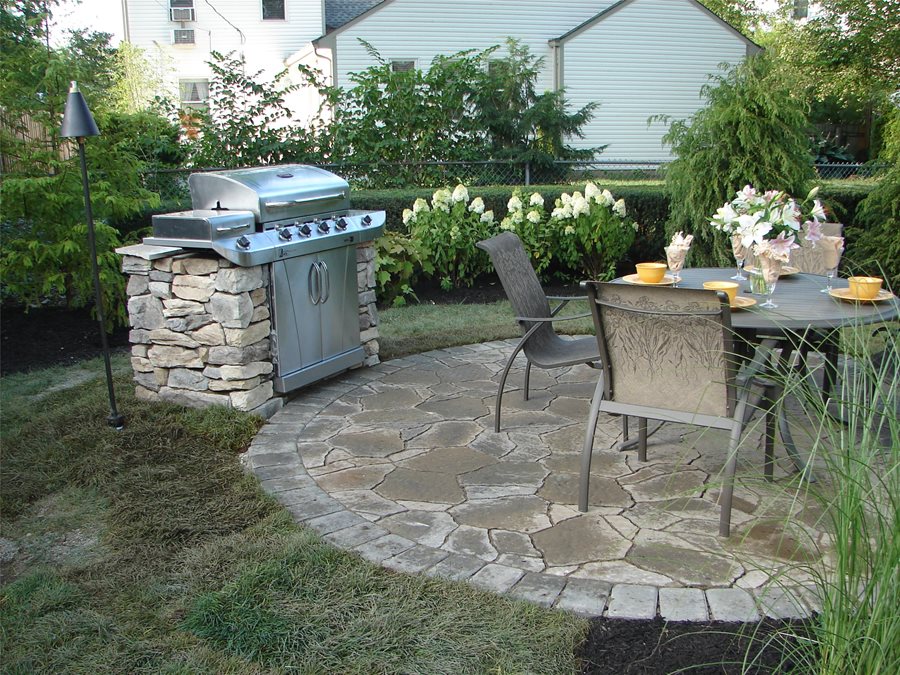 Selecting A Patio Shape Landscaping, Small Round Brick Patio Ideas