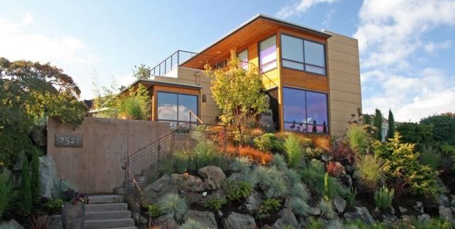 Front Yard Hillside
Banyon Tree Design Studio
Seattle, WA