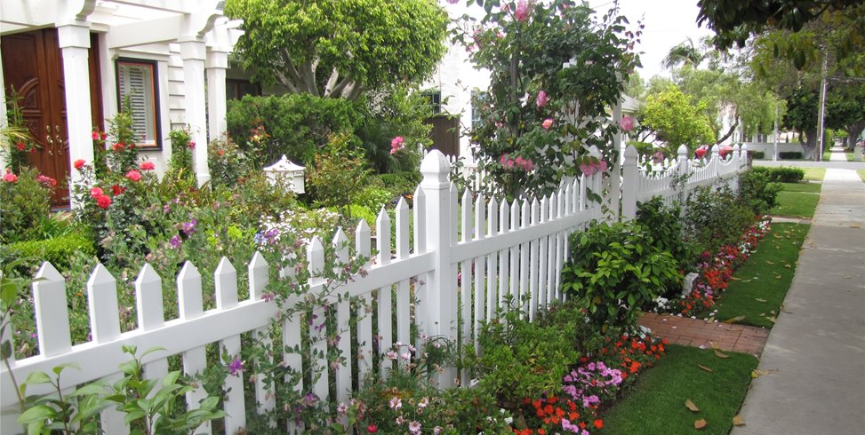White, Fence
Landscaping Network
Calimesa, CA