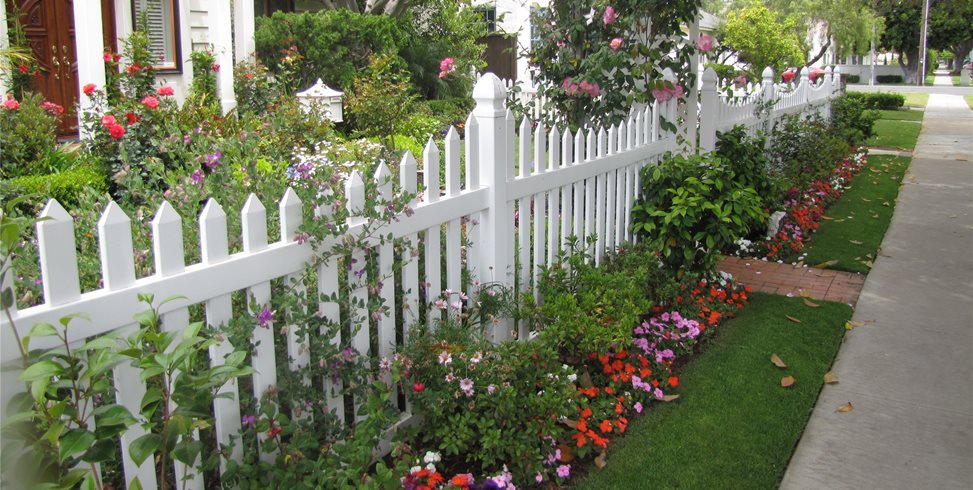 White, Fence
Gates and Fencing
Landscaping Network
Calimesa, CA