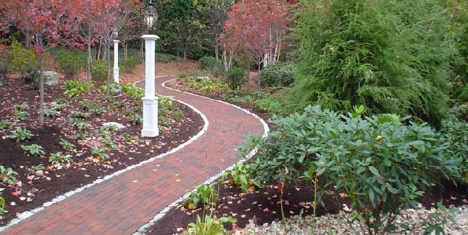 马萨诸塞州弯曲的砖路行和小径田野斯通设计Leominster